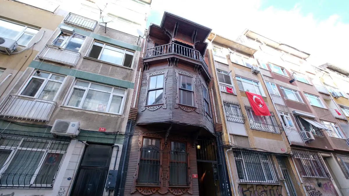 YELDEĞİRMENİN’DE MÜSTAKİL BİNA