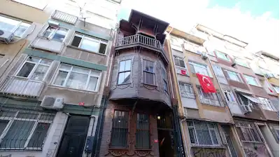 YELDEĞİRMENİN’DE MÜSTAKİL BİNA