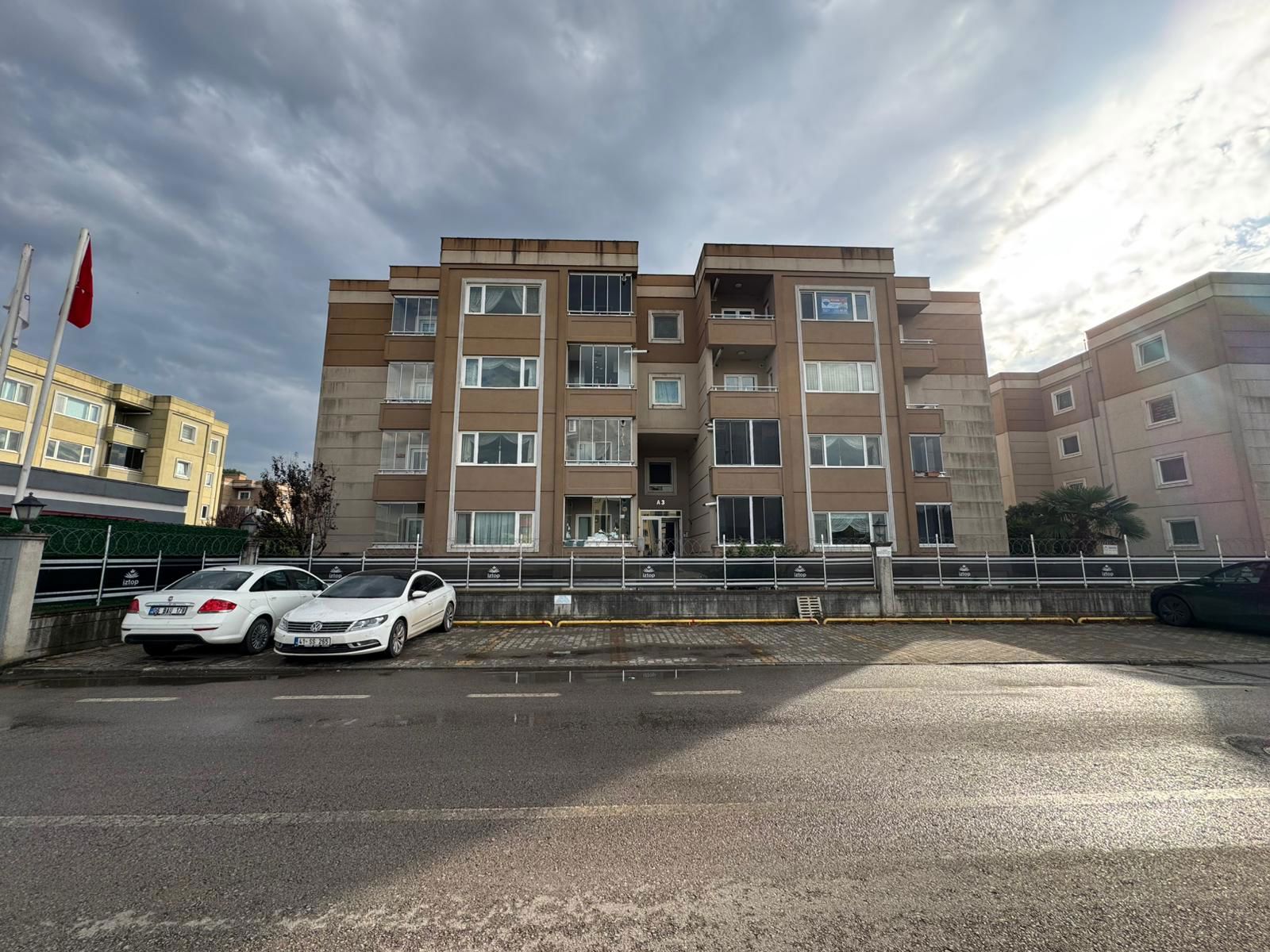 İZTOP 831. ADA'DA KİRALIK 4+1 DAİRE!!!