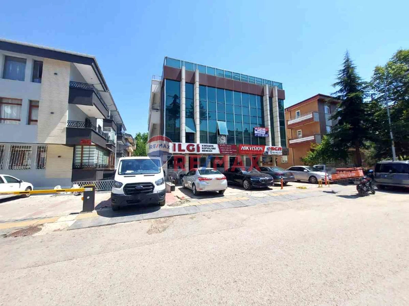 ÇANKAYA ASAĞI ÖVEÇLERDE SATILIK OFİS 1+1