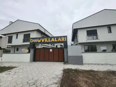 SİLİVRİ GÜMÜŞYAKA YAN YOL ÜZERİ DENİZE YAKIN BOY VİLLALARI
