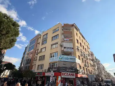 KARŞIYAKA ÇARŞI İZBAN DURAĞI ÖNÜ KİRALIK OFİS