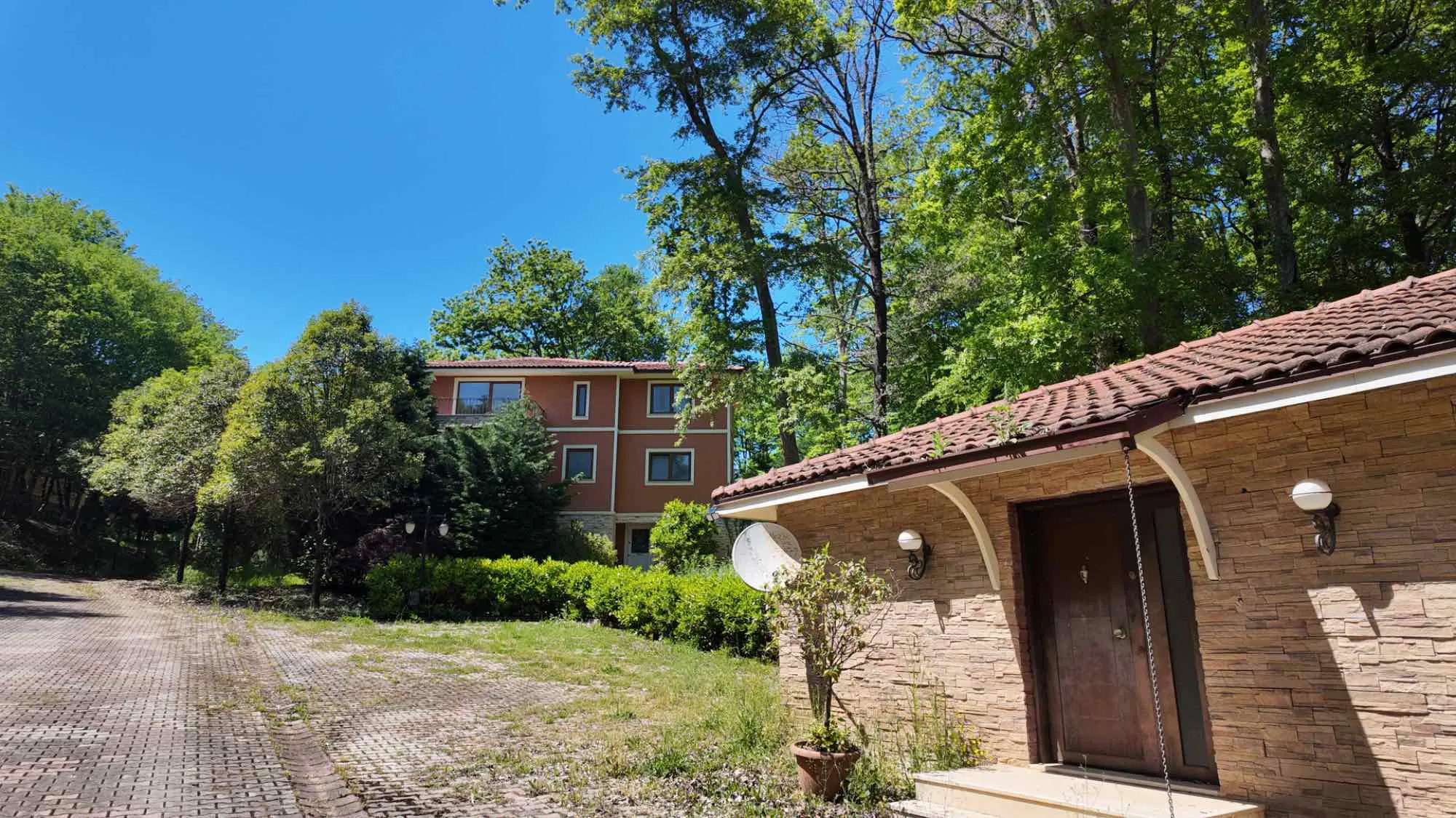 Property image 8