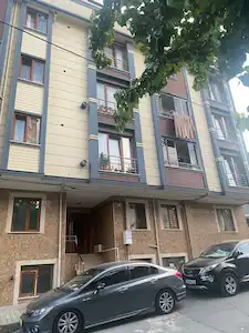 ARNAVUTKÖY YUNUS EMRE MAHALLESİ'NDE OKUL KARŞISI GENİŞ 3+1 SATILIK DAİRE