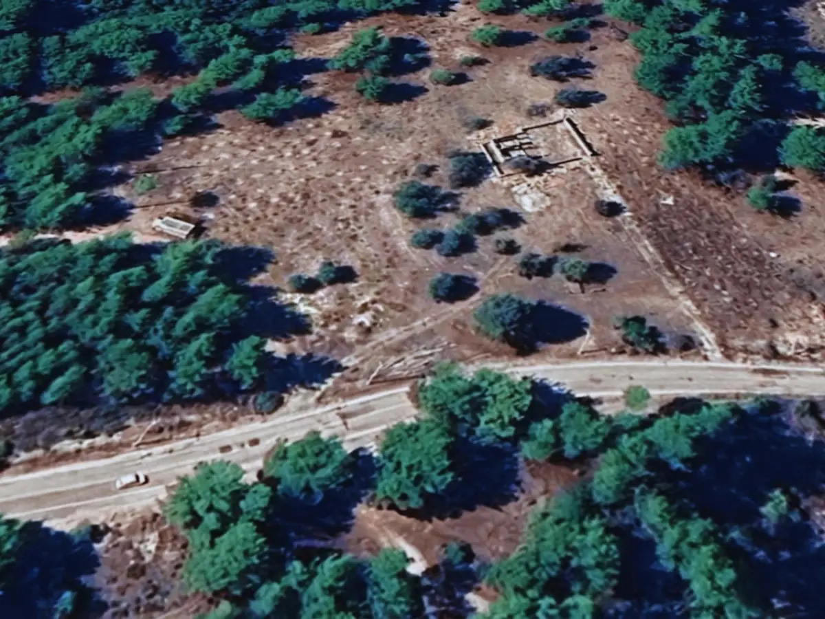 KAŞ SAHIL PALAMUT'TA 1.604 M² SATILIK TARLA - DARGAZ ÇAYI YANI