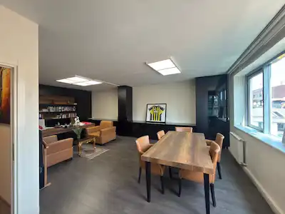 ÇAĞLAYAN ADLIYESI’NE YÜRÜME MESAFESINDE SATILIK 150 M² PRESTIJLI OFIS