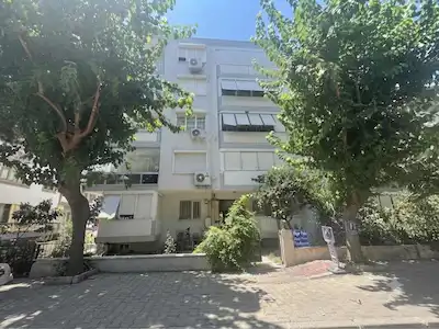 KARŞIYAKA BAHRİYE ÜÇOK’TA ARA KAT ASANSÖRLÜ 3+1 SATILIK DAİRE