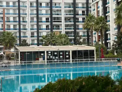 SAKLIHAN KONAKLARINDA BAHÇE KATI GENİŞ 3+1 SATILIK DAİRE