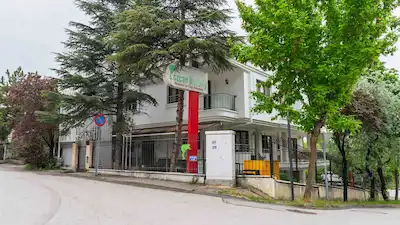 ÜMİTKÖY'ÜN MERKEZİNDE, TİCARİ, ASANSÖRLÜ, KÖŞE, 220M2 BAHÇELİ, BOŞ, 800M2 VİLLA