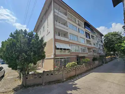 İZMIT PLAJ YOLUNDA 95 M2 2+1 SATILIK DAIRE
