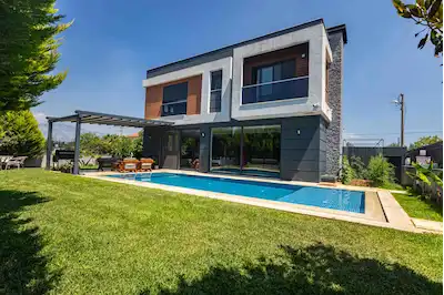 ANTALYA DÖŞEMEALTI SATILIK MÜSTAKIL HAVUZLU, SINEMA ODALI & KAPALI GARAJLI 5+1 VILLA