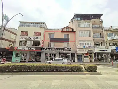 GÖLCÜK MERKEZ MAH. CADDE ÜZERINDE 150 M² KIRALIK OFIS!
