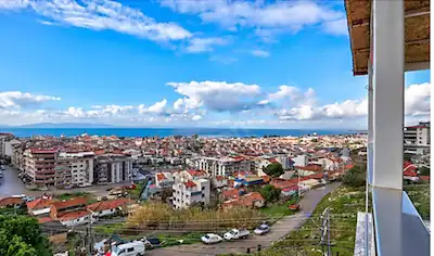 İSMETPAŞA MAHALLESİNDE PANORAMİK DENİZ MANZARALI GENİŞ 3+1!
