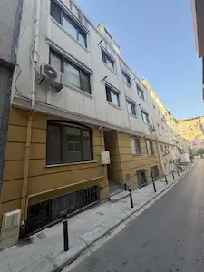 MÜZE GAZHANE ARKASI YENI BINADA 2 + 1 KIRALIK DAIRE