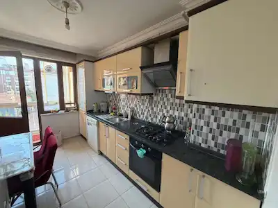 ÇARŞI VE ZÜBEYDE HANIM BULVAR YAKIN FUL EŞYALI 3+1 KİRALIK DAİRE