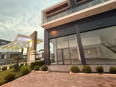 İSKELE BOĞAZ'DA SATILIK TİCARİ DÜKKAN