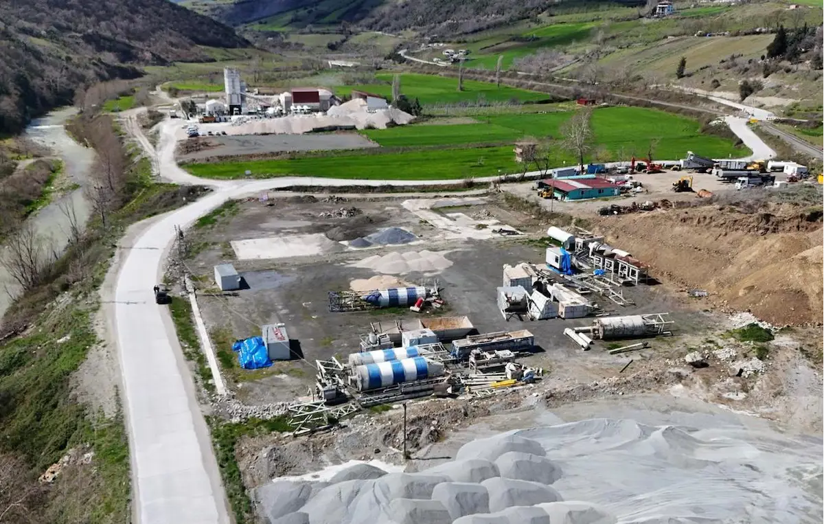 İLKADIM BADIRLI DA SATILIK (8901 M2)TİCARİ İMARLI ARSA