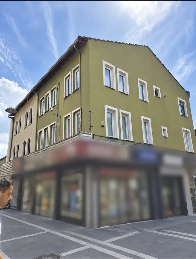 KOŞUYOLU'NUN KALBİNDE,TABELA DEĞERİ YUKSEK,ULAŞIMI KOLAY, OFİSİNİZ OLSUN İSTER MİSİNİZ?