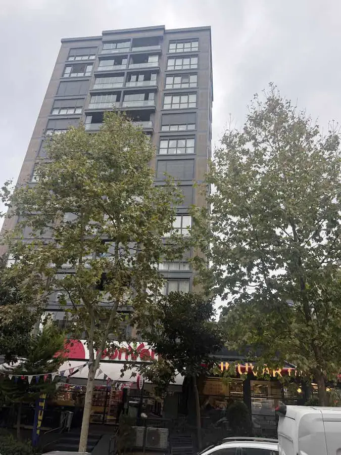 SUADIYE EMINALIPAŞA CADDESI ÜSTÜNDE 3+1   KIRALIK BALKONLU DAIRE 3