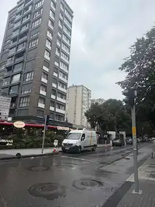 SUADIYE EMINALIPAŞA CADDESI ÜSTÜNDE 3+1 KIRALIK BALKONLU DAIRE