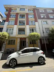GÜNGÖREN AKINCILAR MAHALLESİ’NDE KAPALI OTOPARKLI 3+1 SATILIK DAİRE
