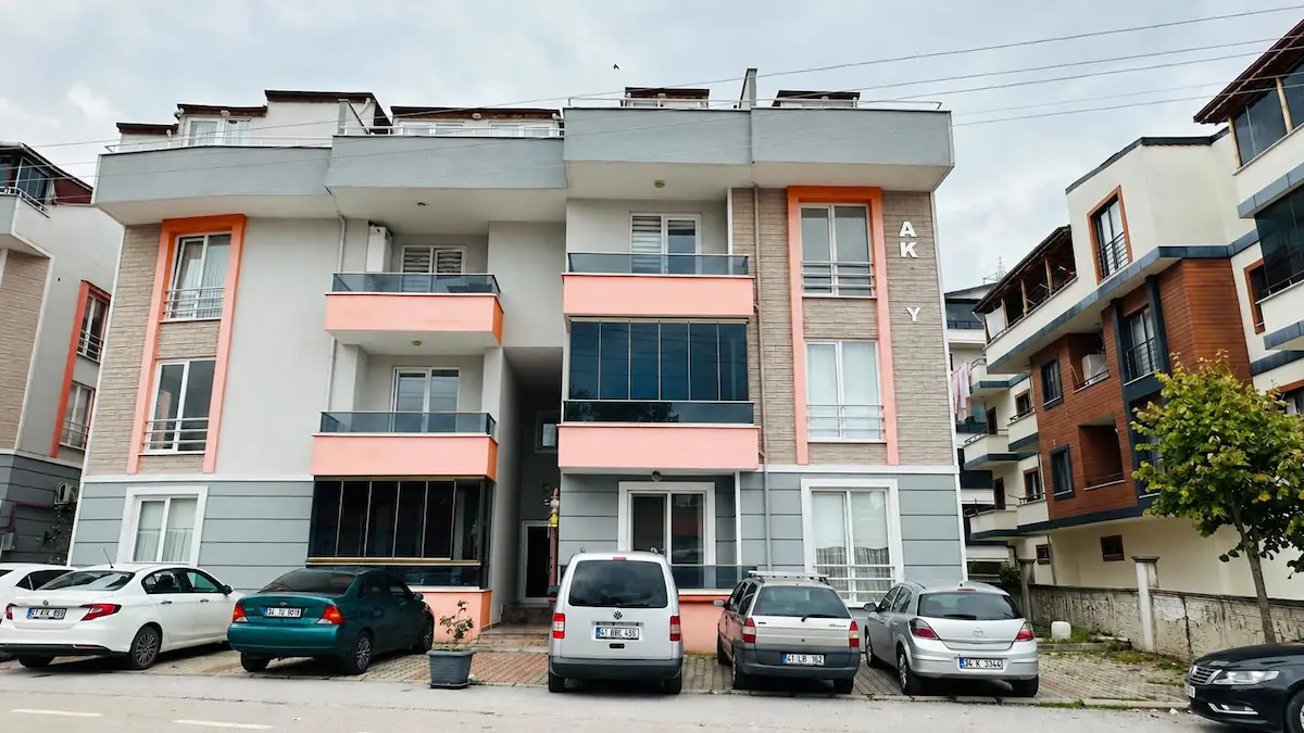 KOCAELI BAŞISKELE BARBAROS MH. SATILIK GENIŞ 4+1 ÇATI DUBLEKS