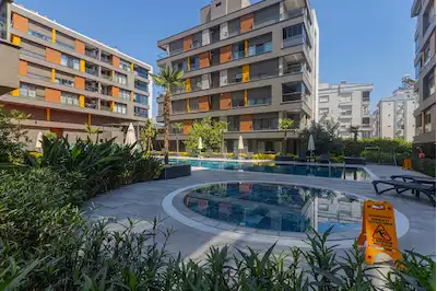 MURATPAŞA'DA SATILIK 2+1 ARA KAT HAVUZLU KAPALI OTOPARKLI SİTE
