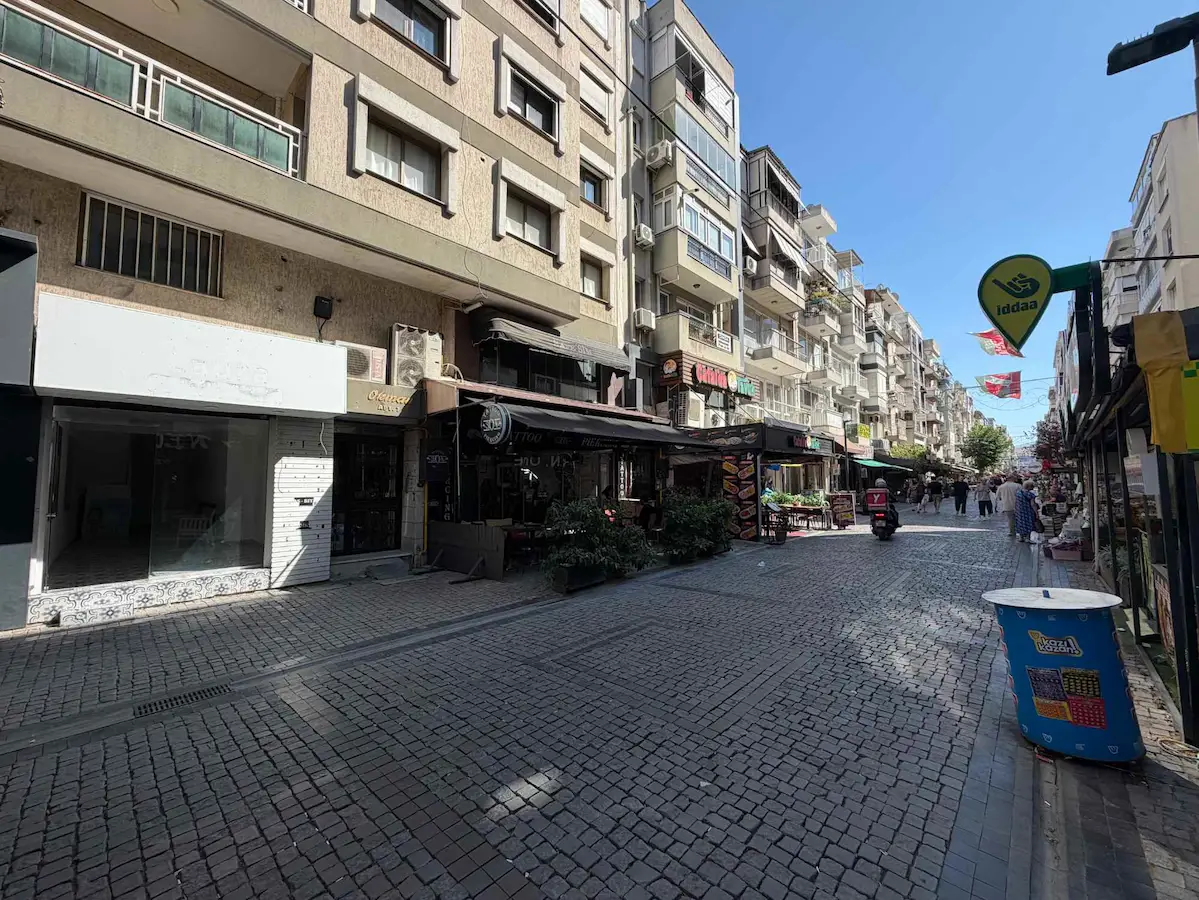 KARŞIYAKA ÇARŞI AKBANK SOKAĞINDA KIRALIK DÜKKAN