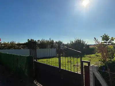 BUCA KARAAĞAÇ MAHALLESINDE SATILIK KOOP. HISSELI 400M2 TARLA