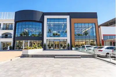 GAZİEMİR AKÇAY CADDESİ CEPHELİ SATILIK 1000 M2 TİCARİ MÜLK..