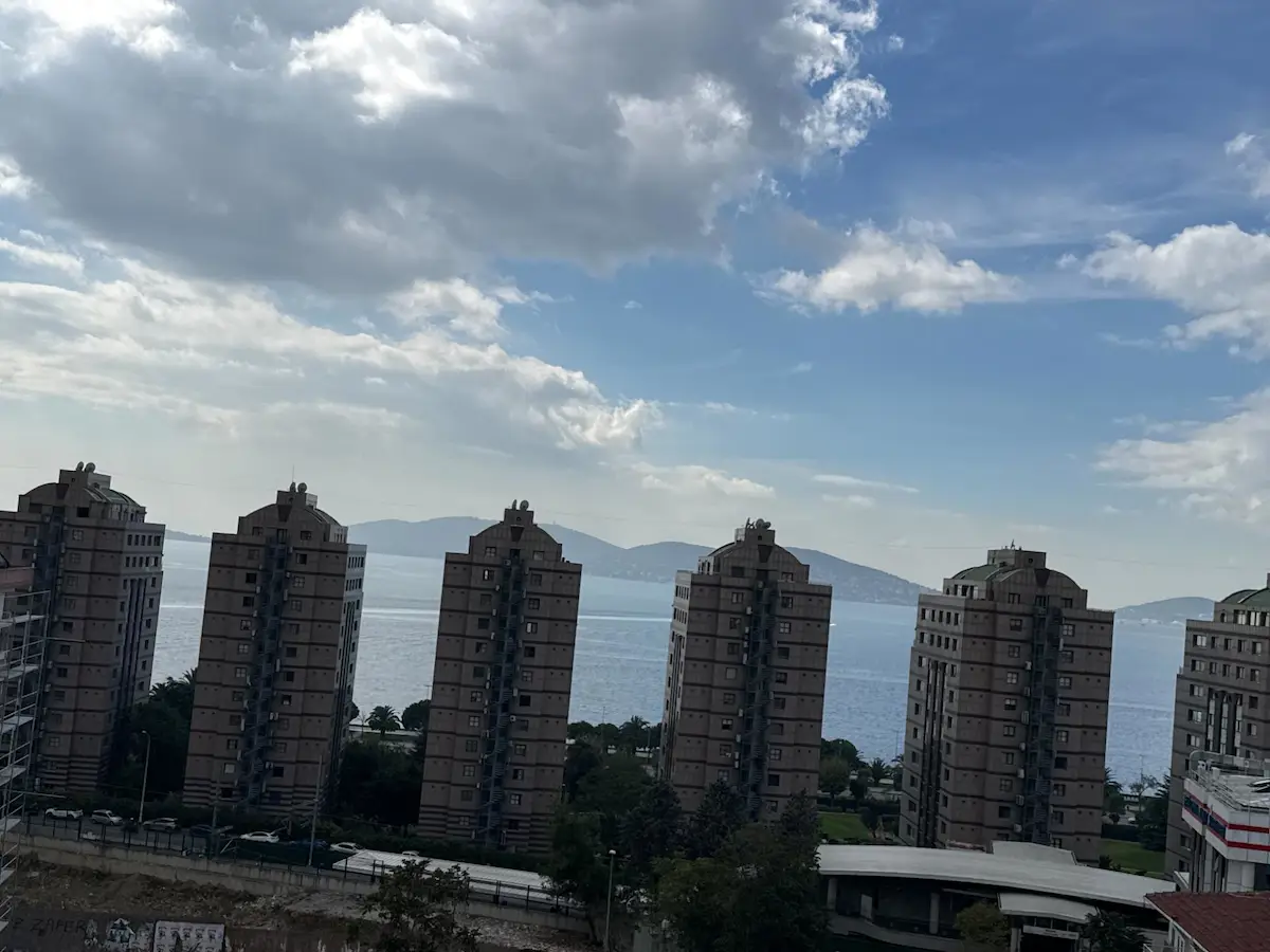 KARTAL PETROL İŞ’TE SIFIR DENIZ MANZARALI 2+1 BALOKONLU SATILIK DAIRE