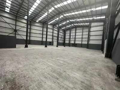 BEYLIKDÜZÜ OSB'DE KIRALIK 1100M² KAPALI, 2100M² DEPO