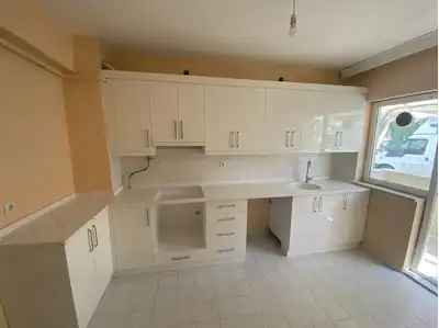 KARAMAN MAH. DE YENI MUTFAKLI SAKIN LOKASYONDA 3+1 KIRALIK DAIRE
