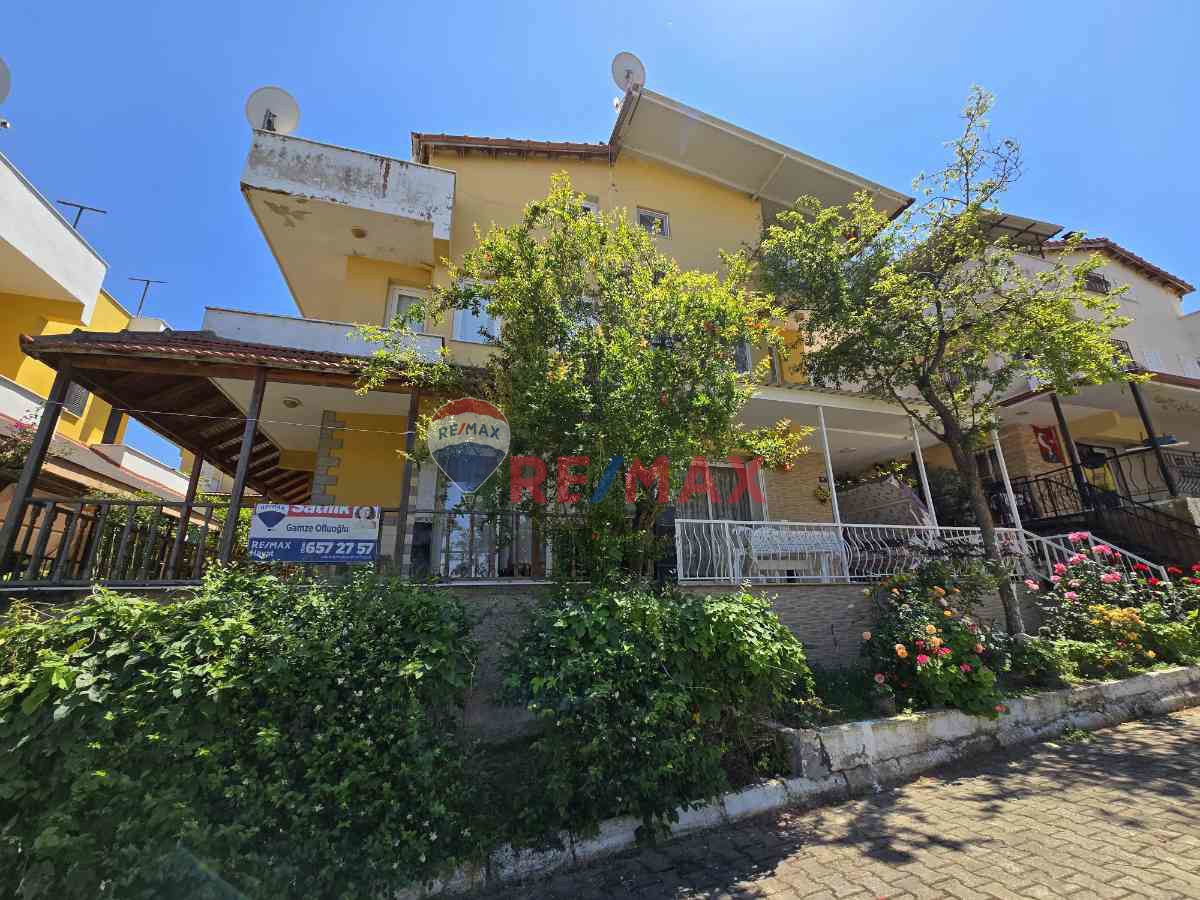 KUŞADASI SOĞUCAK 'TA SATILIK 3+1  BAHÇELİ YAZLIK VİLLA