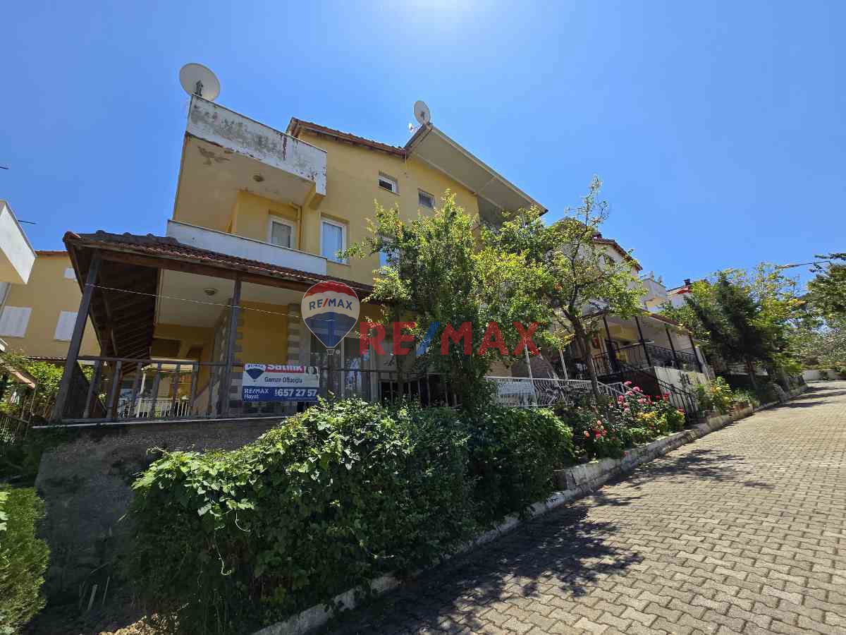 KUŞADASI SOĞUCAK 'TA SATILIK 3+1  BAHÇELİ YAZLIK VİLLA