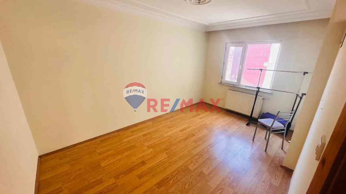 REMAXPRO KADİRDEN ÖZDİLEK'E KOMŞU GENİŞ 2+1