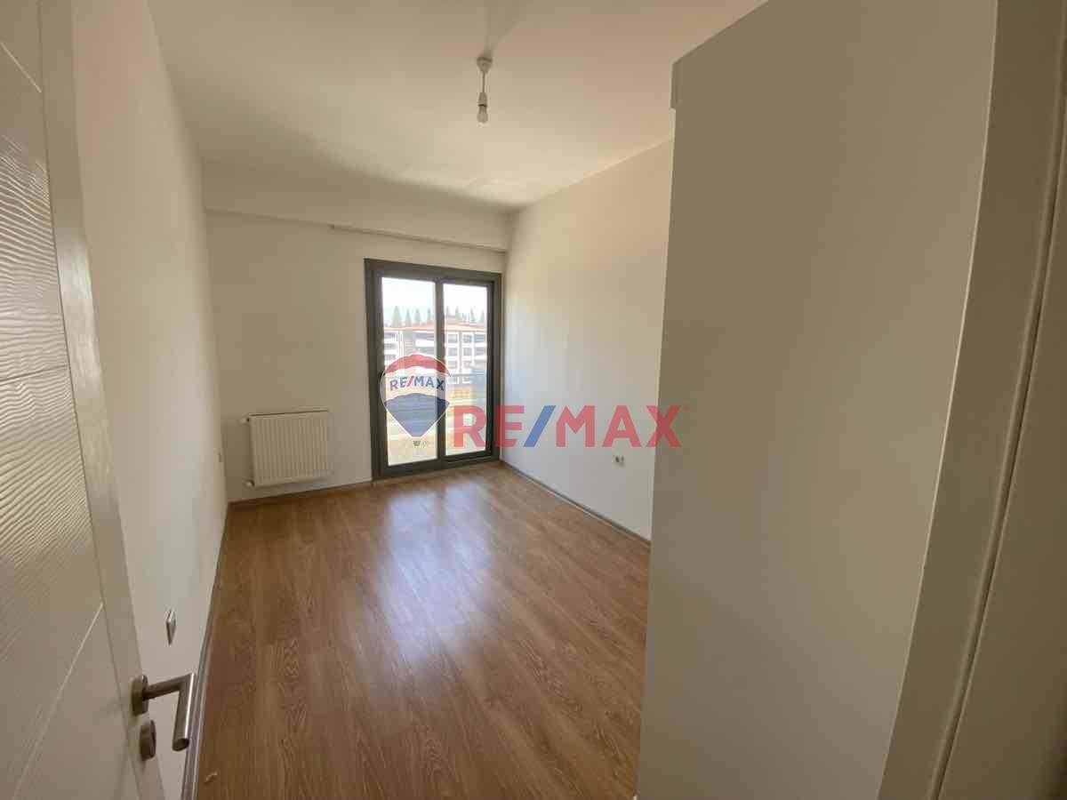 TORBALI YEDİEYLÜL MAH HAVUZLU SİTEDE KİRALIK 2+1 ARA KAT DAİRE