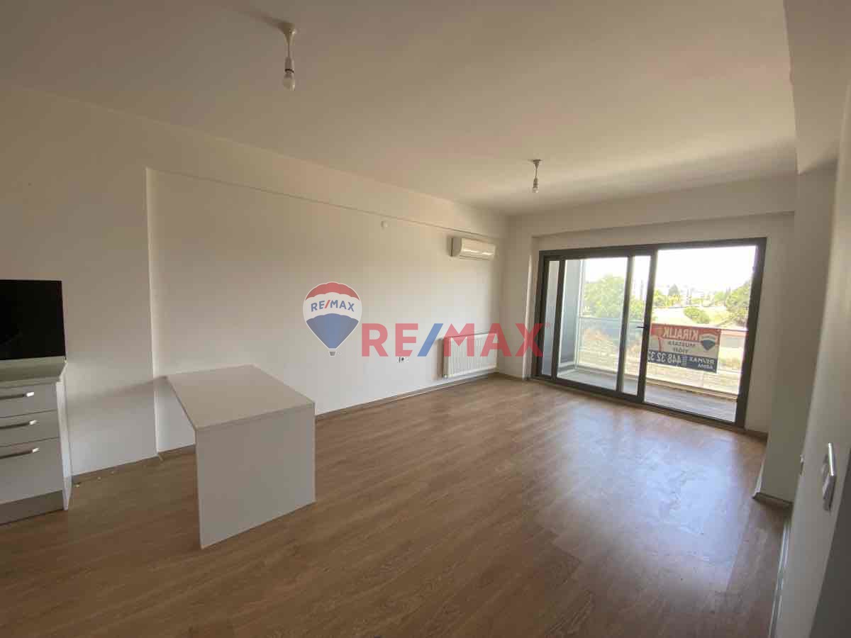 TORBALI YEDİEYLÜL MAH HAVUZLU SİTEDE KİRALIK 2+1 ARA KAT DAİRE