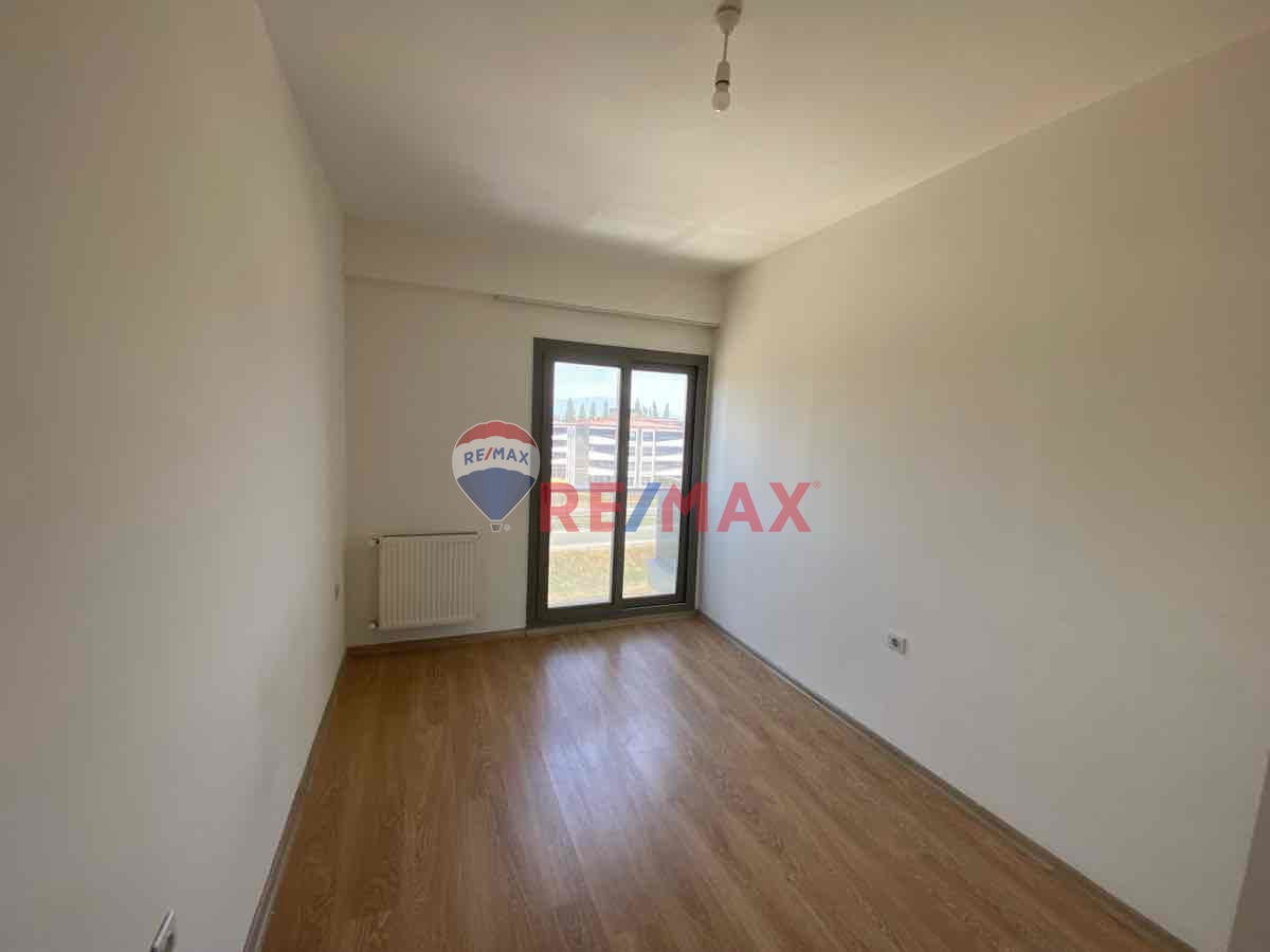 TORBALI YEDİEYLÜL MAH HAVUZLU SİTEDE KİRALIK 2+1 ARA KAT DAİRE