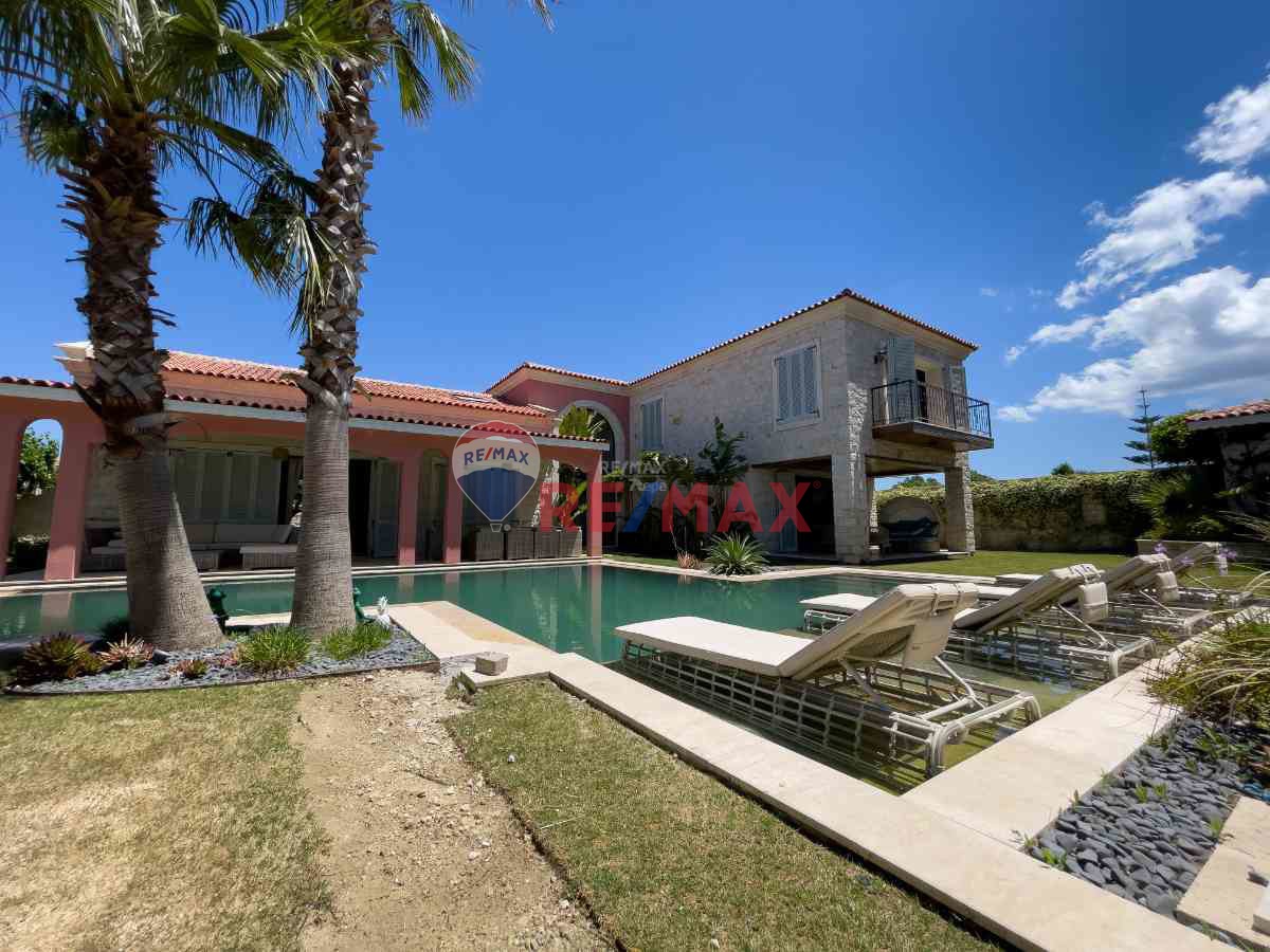 İZMİR MAMURBABA'DA 5+ 1 TAM MÜSTAKİL ULTRA LÜKS KIRALIK MALİKANE