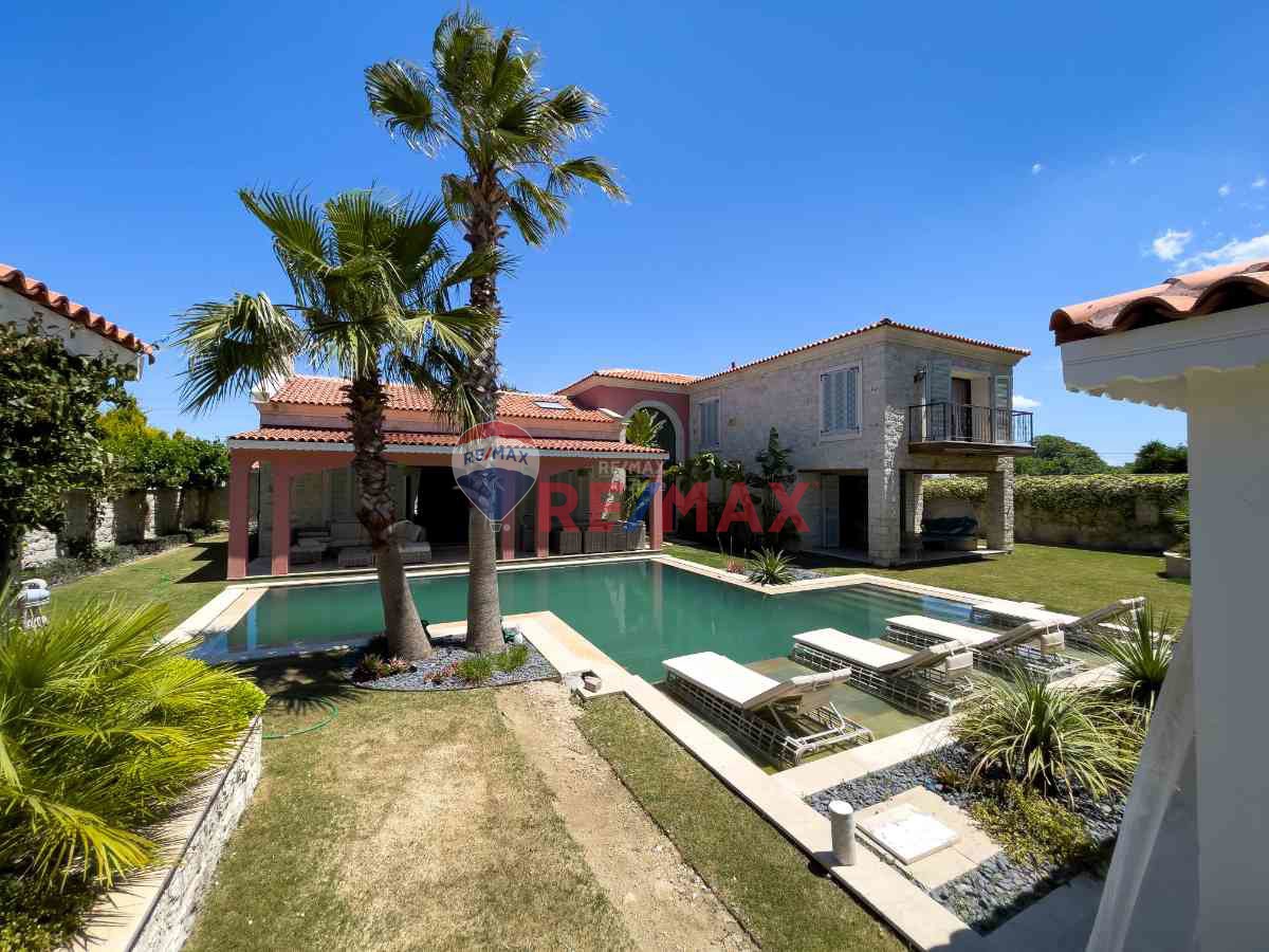 İZMİR MAMURBABA'DA 5+ 1 TAM MÜSTAKİL ULTRA LÜKS KIRALIK MALİKANE