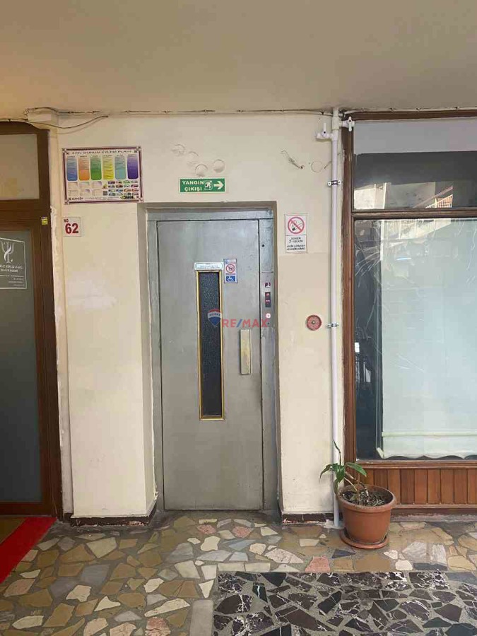 KARTAL YUKARI MAHALLE MERKEZİ KONUMDA KİRALIK BÜRO OFİS