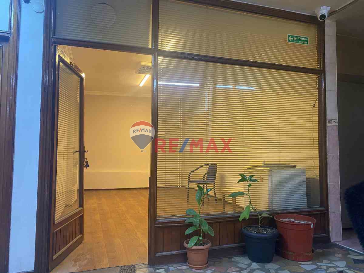 KARTAL YUKARI MAHALLE MERKEZİ KONUMDA KİRALIK BÜRO OFİS