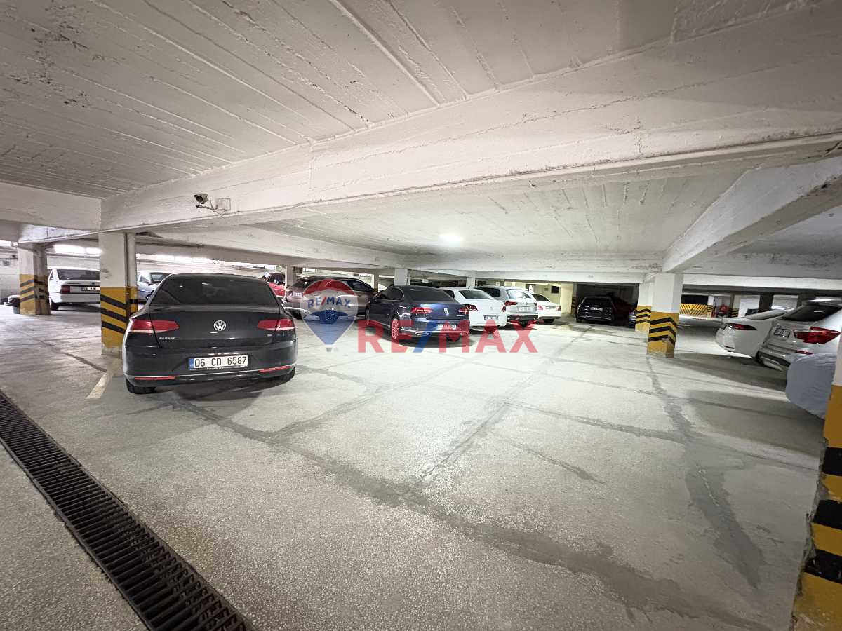 KENT SITESI TURAN EMEKSIZ DE EMSALSIZ SATILIK 4+1