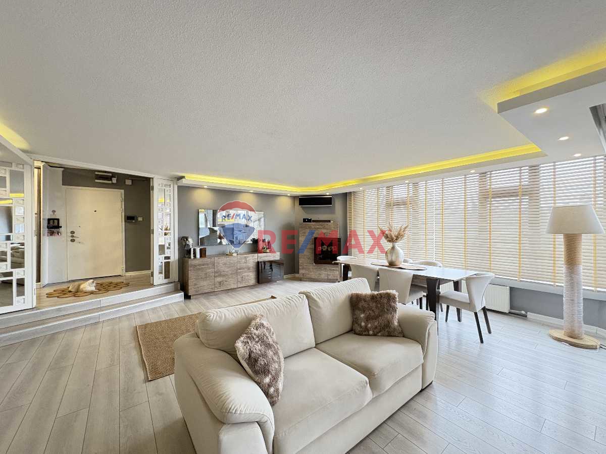 KENT SITESI TURAN EMEKSIZ DE EMSALSIZ SATILIK 4+1