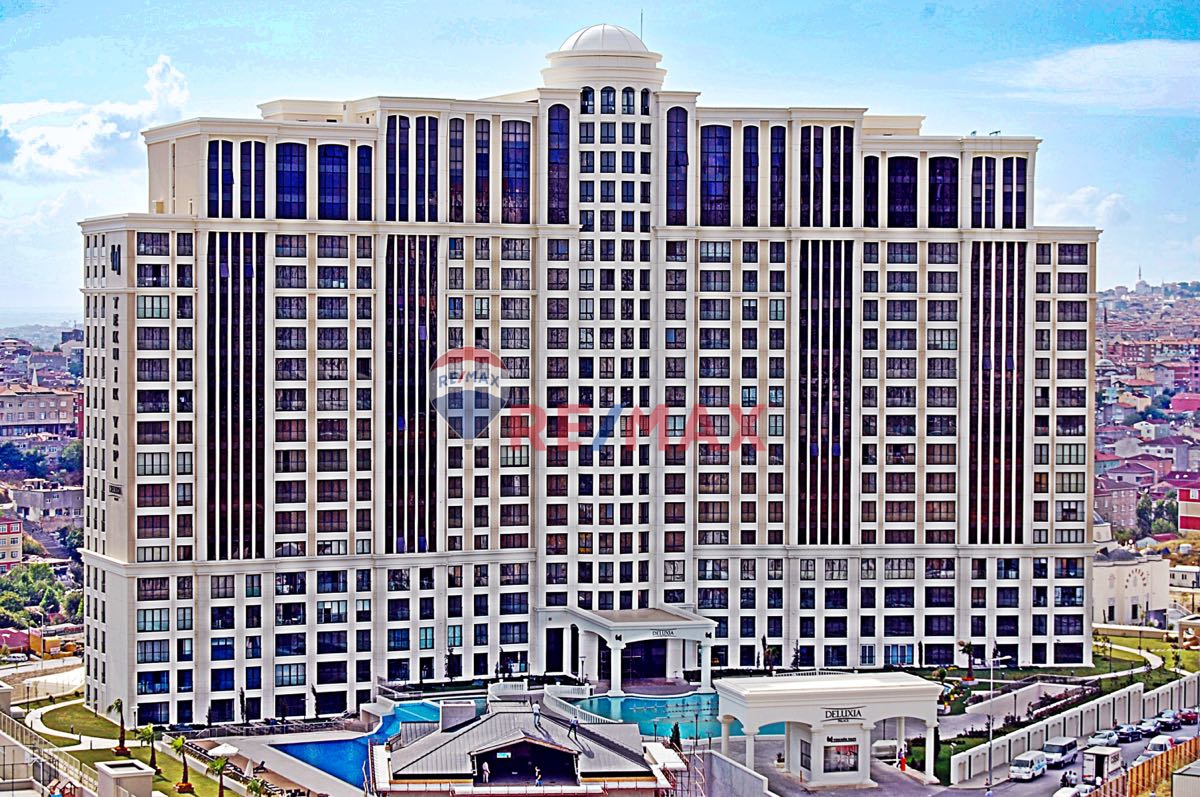 DELUXIA PALACE ATAŞEHİR ÖN HAVUZ CEPHE HEMEN TESLİM KİRALIK OFİS 1+0