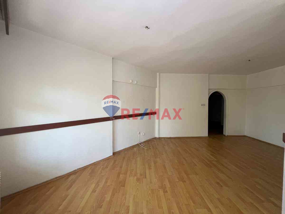 ÜMRANIYE ATAKENT'TE METROYA 200 MT.YÜRÜME  3+1 SATILIK DAIRE TUĞBA ÖZAKBULUT