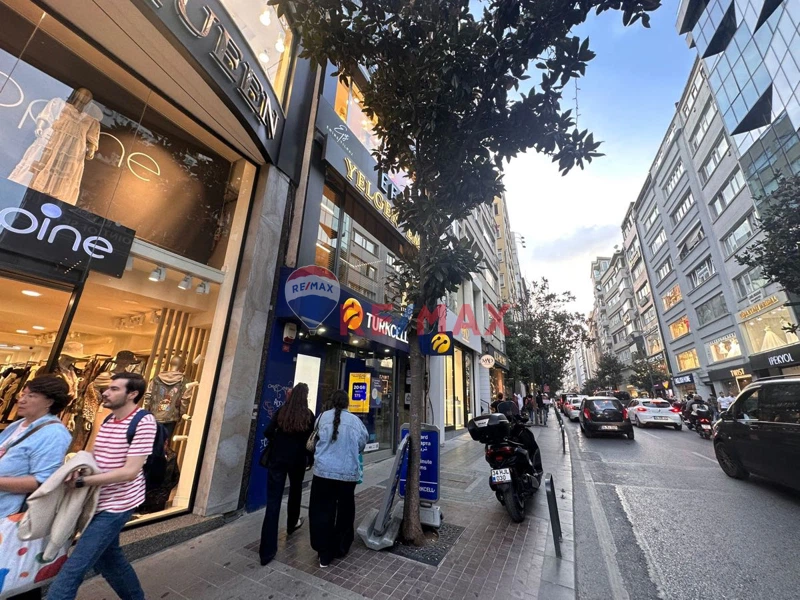 REMAX PRO FATİH YÜCEL’DEN DEVREN KİRALIK ABİYE&GELİNLİK TAM DONANIMLI MAĞAZA