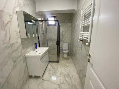 KARTAL | MÜKEMMEL KONUMDA | GENİŞ M2'Lİ | SATILIK 2+1 YENİ DAİRE