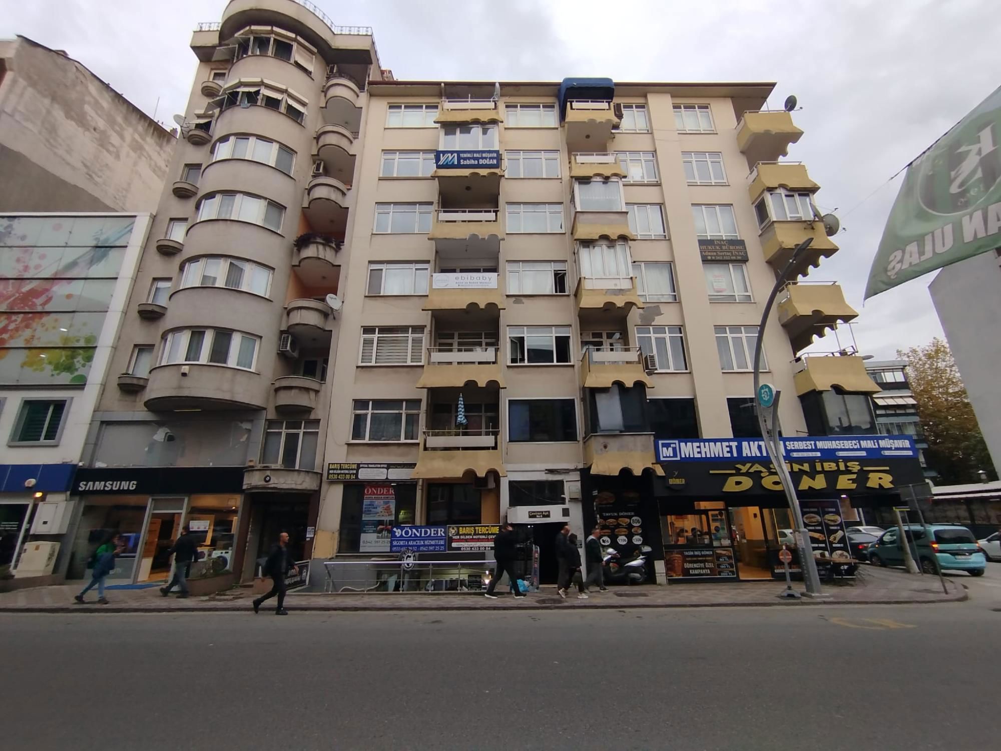 İZMIT’IN EN DEĞERLI CADDESINDE KIRALIK OFIS!